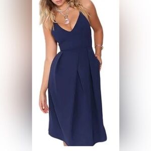 ELIA-CHER DEEP V-NECK Halter strap dress
Size Medium navy blue